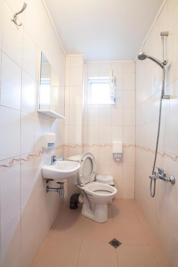 Guest House Roden Dom Kopriwsztica Zewnętrze zdjęcie