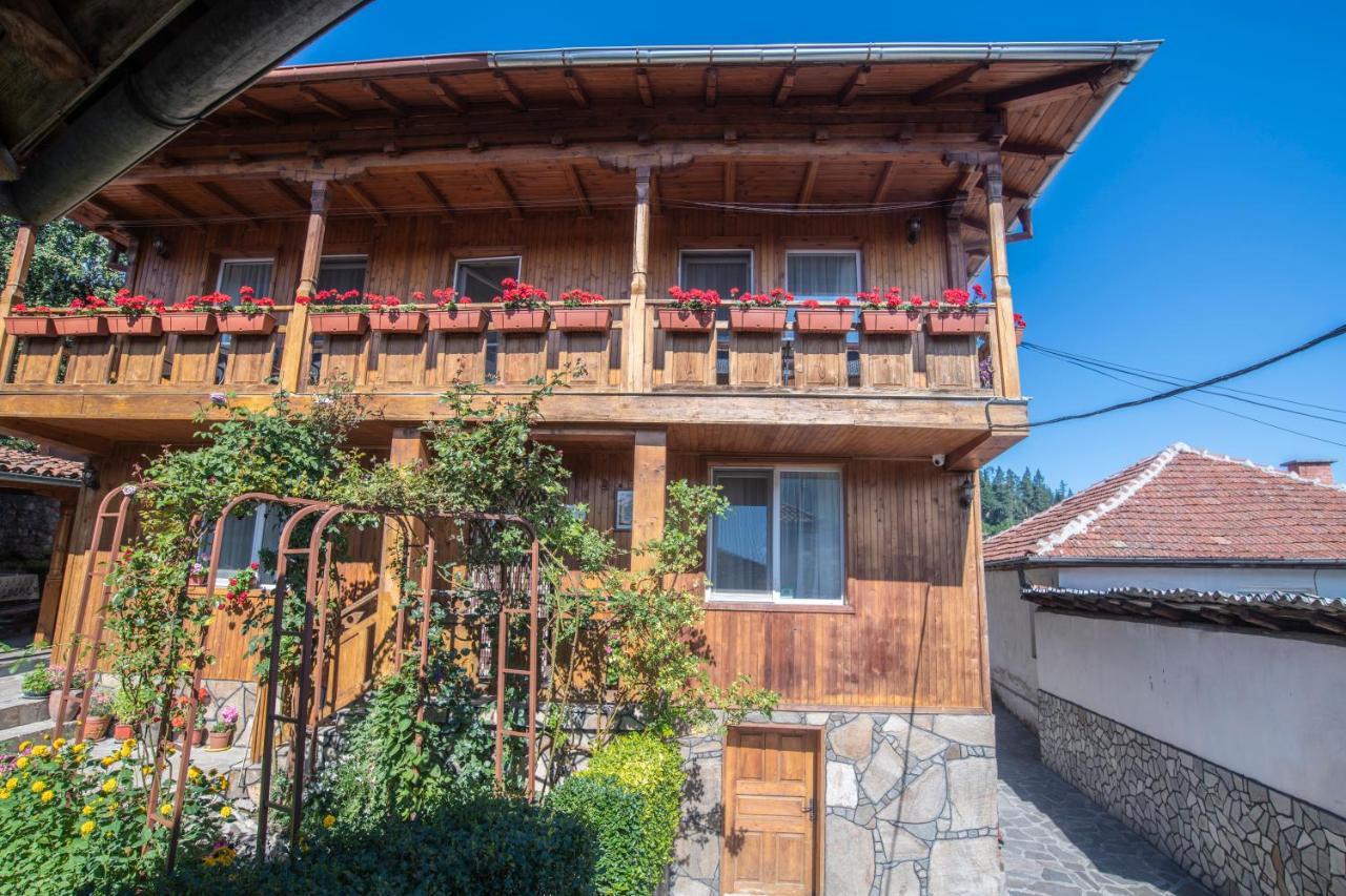 Guest House Roden Dom Kopriwsztica Zewnętrze zdjęcie