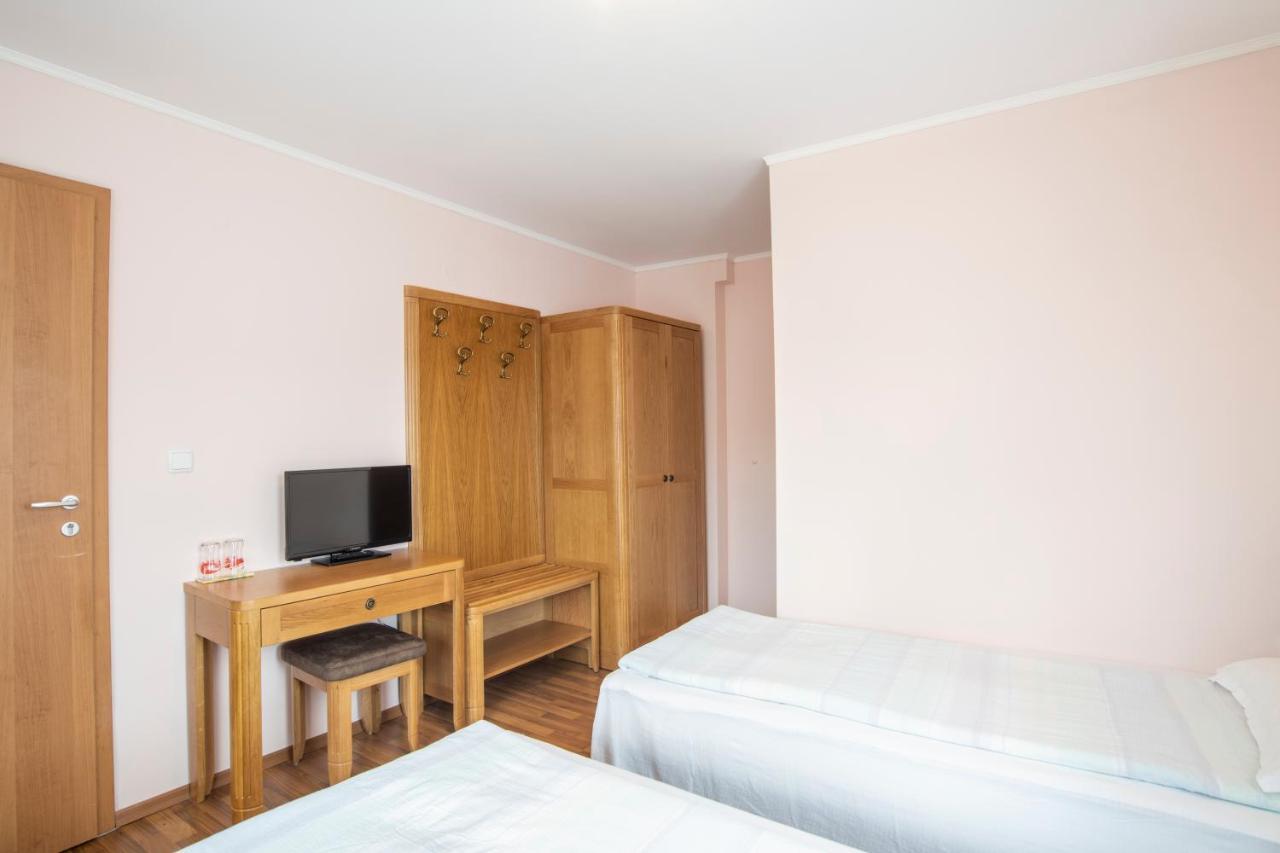 Guest House Roden Dom Kopriwsztica Zewnętrze zdjęcie