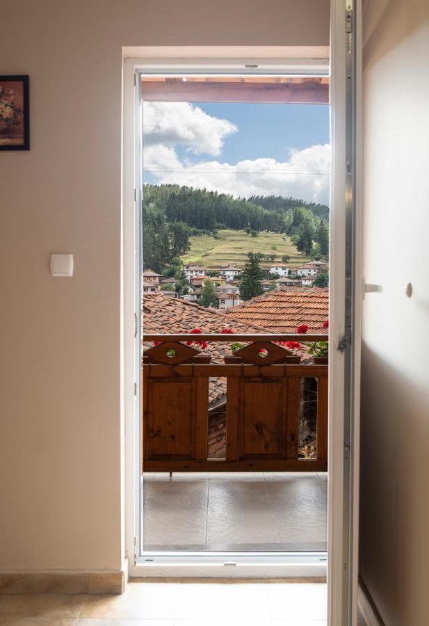 Guest House Roden Dom Kopriwsztica Zewnętrze zdjęcie