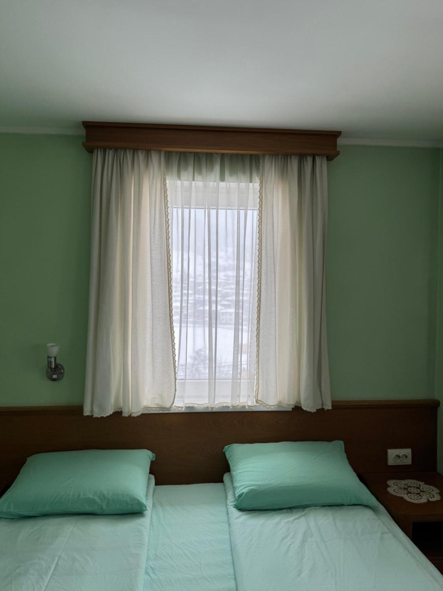 Guest House Roden Dom Kopriwsztica Zewnętrze zdjęcie