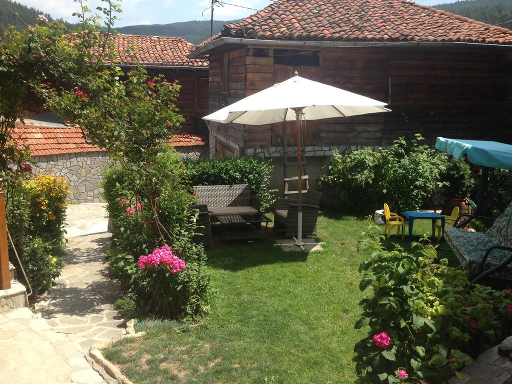Guest House Roden Dom Kopriwsztica Zewnętrze zdjęcie